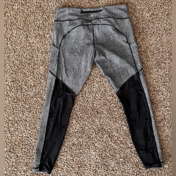 Lululemon leggings - Picture 2 of 5